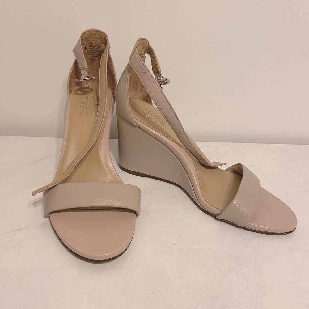NEW Naturalizer Kierra leather wedge sandal